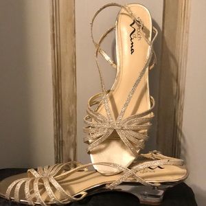 Very low gold touch of Nina heels size 10